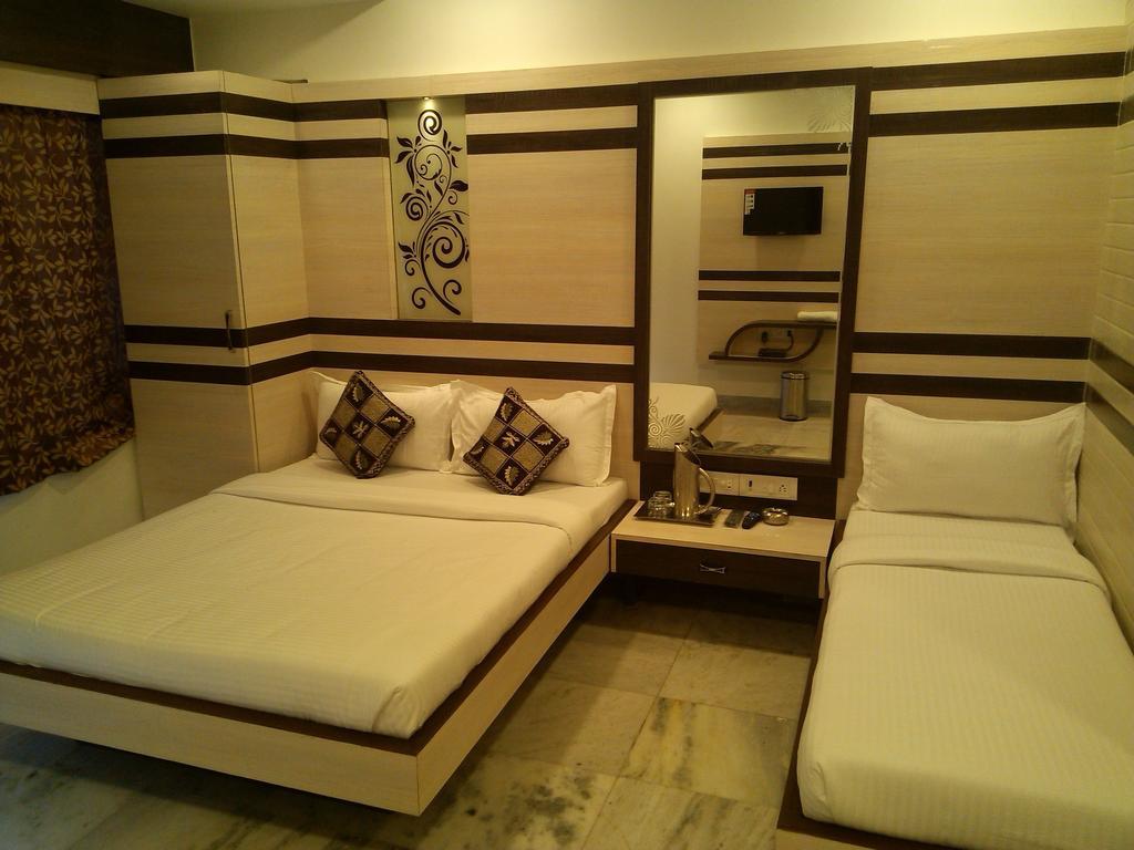 Hotel Oc Residency Bombaim Quarto foto